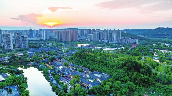 夕阳下的棠城大地