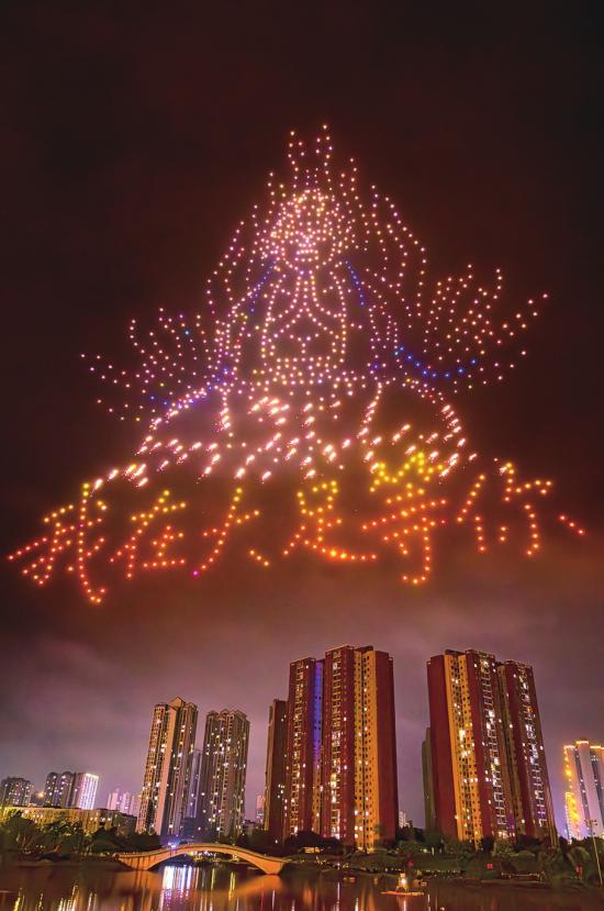 无人机焰火秀演绎千年对话