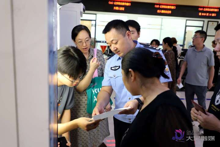 区政务服务中心：“清凉服务”提升群众办事体验