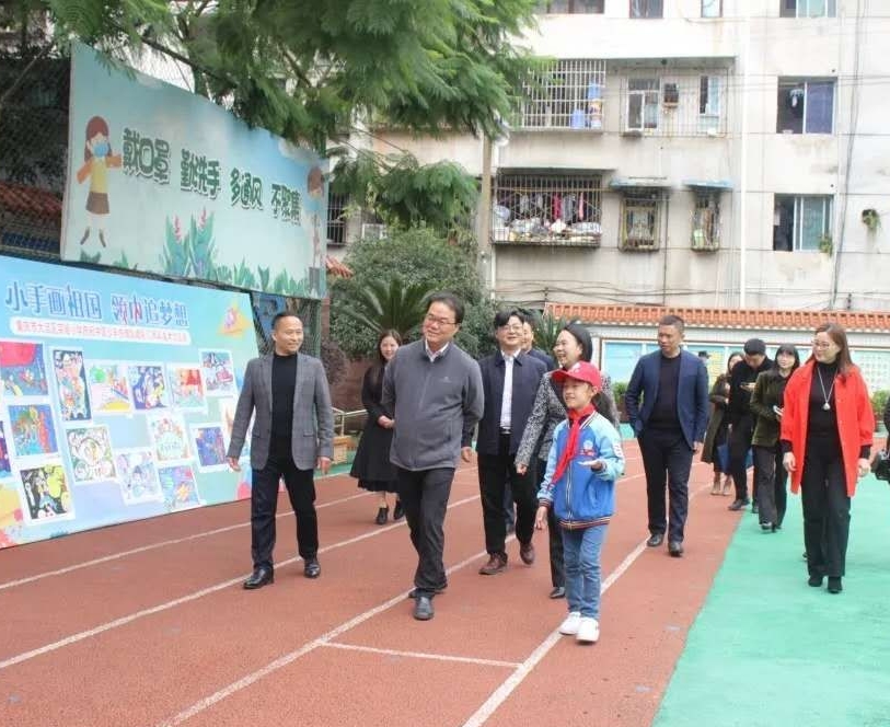 区领导调研全区教育工作