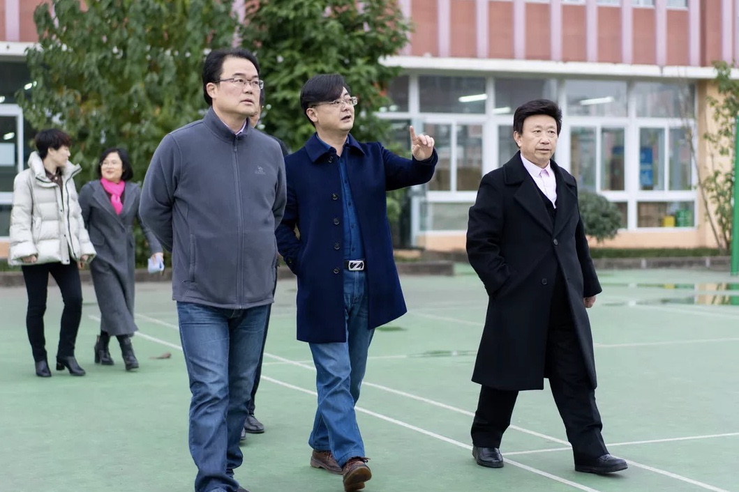 区委常委、组织部部长王志调研学校