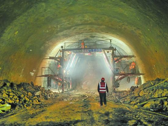 大足宝棠隧道突破百米