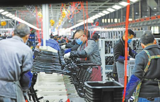 集聚新能源做强汽摩产业