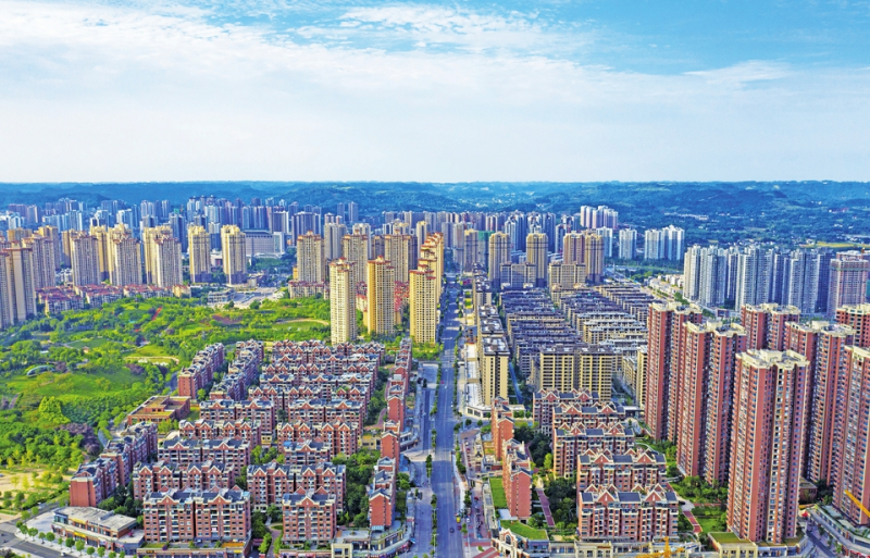 航拍下的海棠新城公园与城市建筑相依相伴