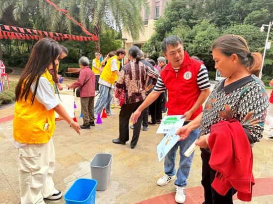 垃圾分类宣传进社区