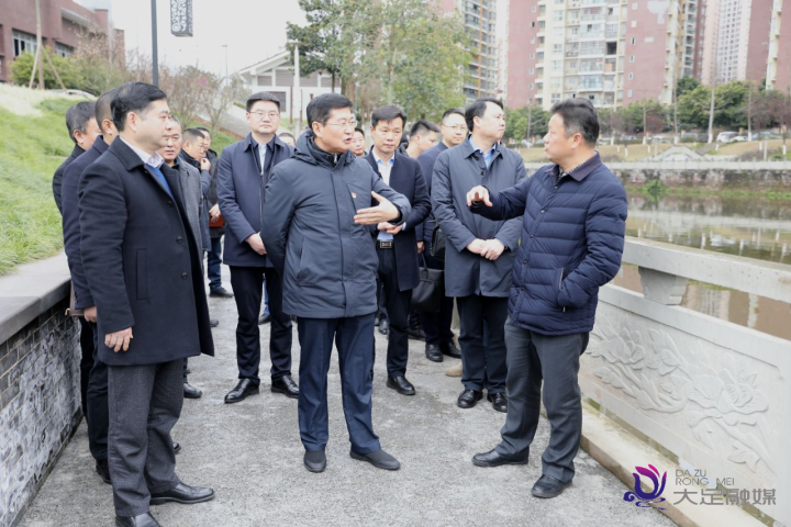 陈一清到濑溪河巡河时强调 强化生态观念 深入实施河长制 让每一条河流岸上能看景、下河能游泳