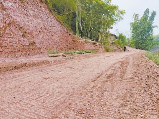 打通“断头路”梯子村有了新盼头