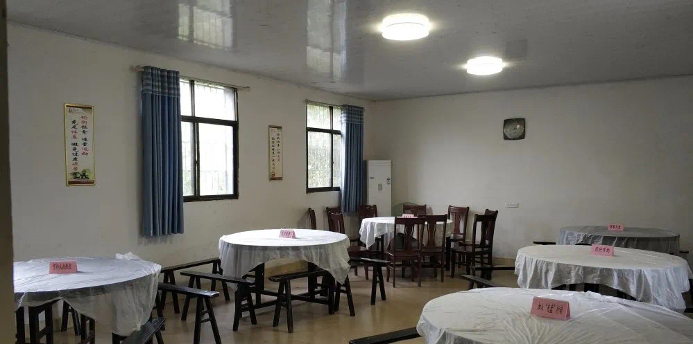 古龙镇人大代表践行“光盘行动”