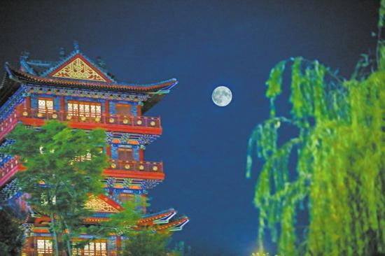 你看，那个月亮